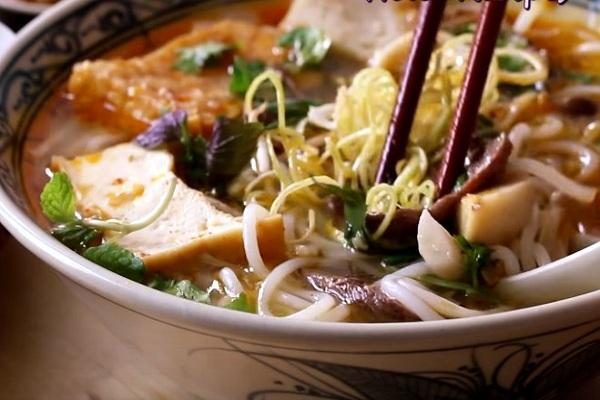 cách nấu bún bò huế chay